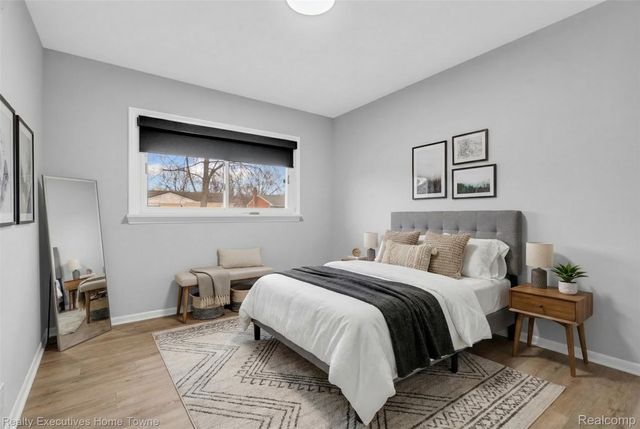 32547 Birkshire Street, St. Clair Shores, MI 48082