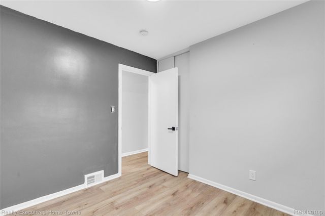 32547 Birkshire Street, St. Clair Shores, MI 48082