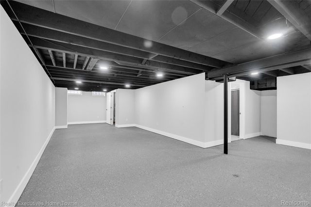 32547 Birkshire Street, St. Clair Shores, MI 48082