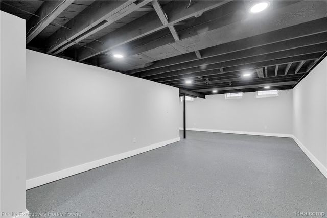 32547 Birkshire Street, St. Clair Shores, MI 48082