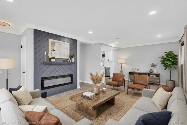 32547 Birkshire Street, St. Clair Shores, MI 48082