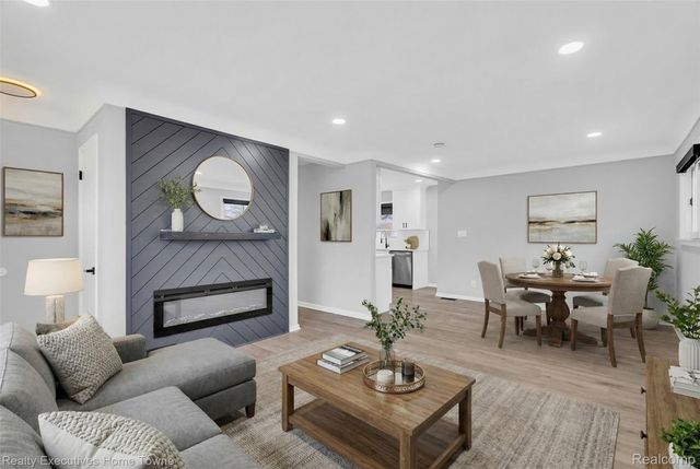 32547 Birkshire Street, St. Clair Shores, MI 48082