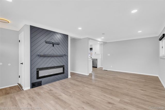 32547 Birkshire Street, St. Clair Shores, MI 48082