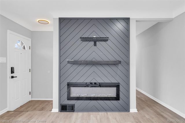 32547 Birkshire Street, St. Clair Shores, MI 48082