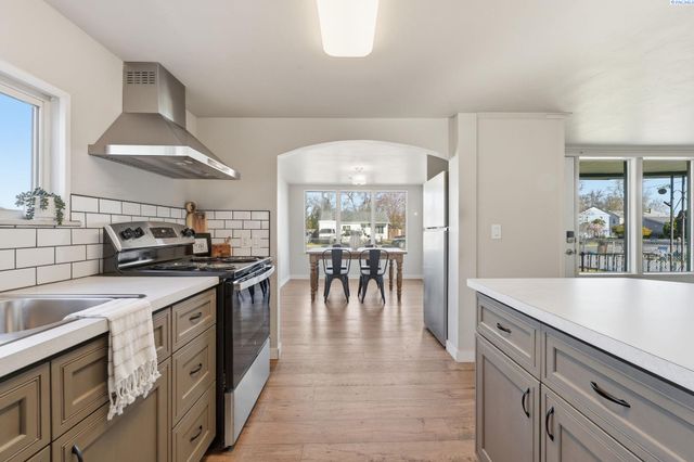 1103 Potter Ave, Richland, WA 99354