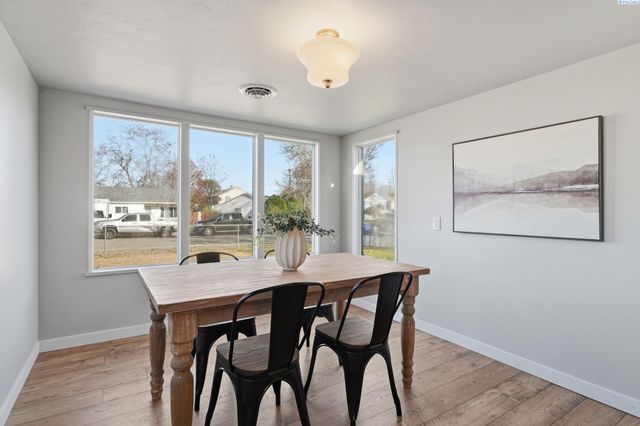 1103 Potter Ave, Richland, WA 99354