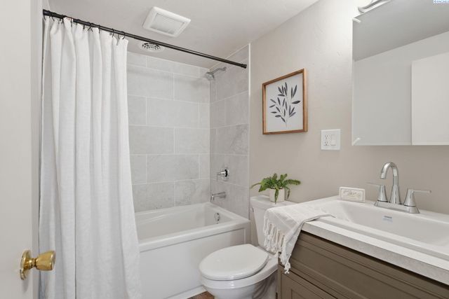 1103 Potter Ave, Richland, WA 99354