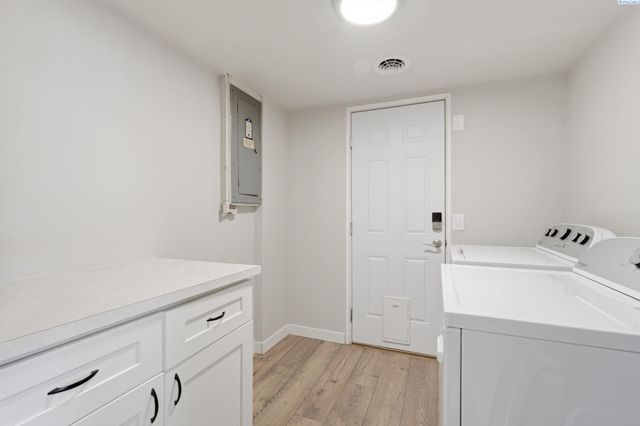 1103 Potter Ave, Richland, WA 99354