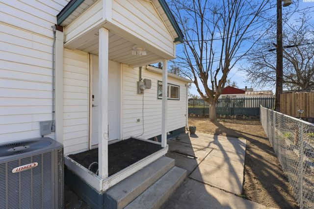 1103 Potter Ave, Richland, WA 99354