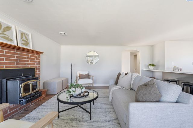 1103 Potter Ave, Richland, WA 99354