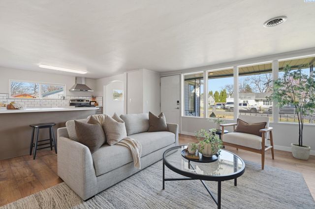 1103 Potter Ave, Richland, WA 99354