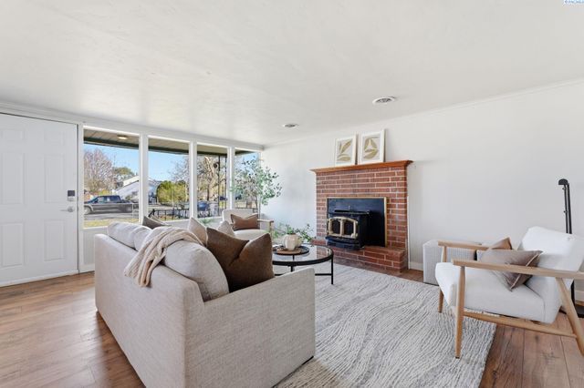 1103 Potter Ave, Richland, WA 99354