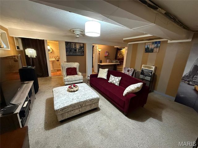 1345 Hialeah Place, Florissant, MO 63033