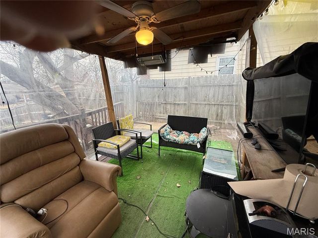 1345 Hialeah Place, Florissant, MO 63033