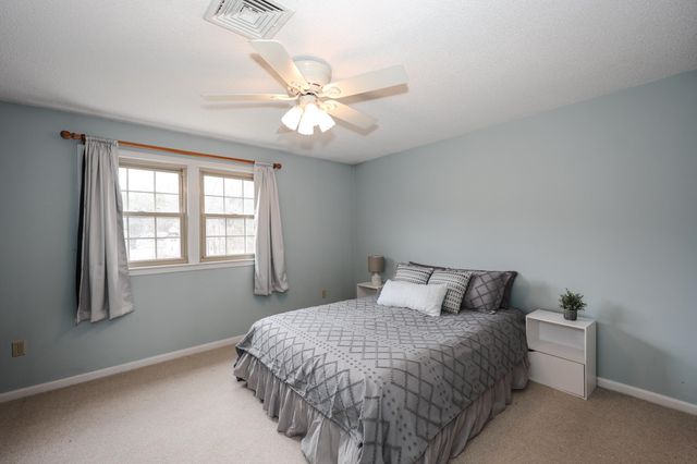 123 Fox Hollow Drive, Hudson, NH 03051