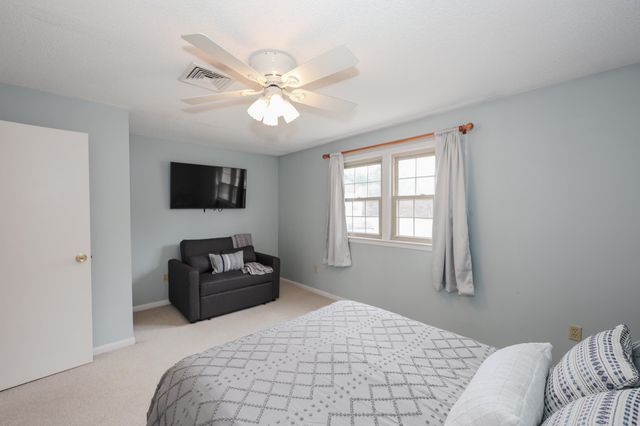 123 Fox Hollow Drive, Hudson, NH 03051