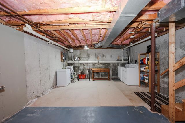 123 Fox Hollow Drive, Hudson, NH 03051