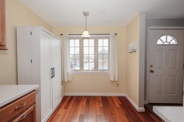 123 Fox Hollow Drive, Hudson, NH 03051