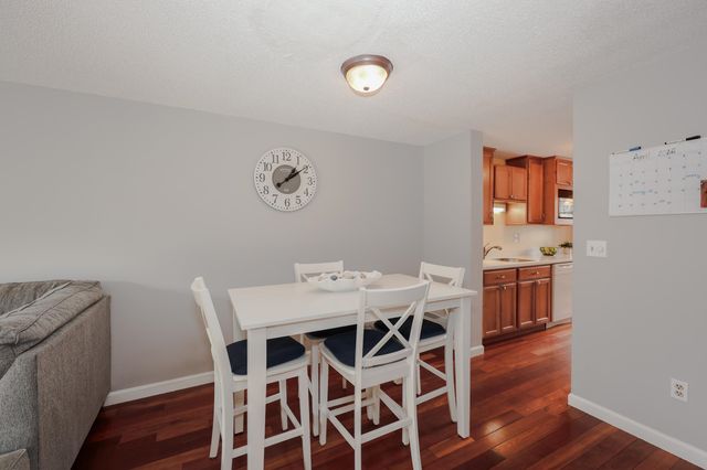 123 Fox Hollow Drive, Hudson, NH 03051