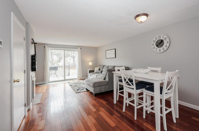 123 Fox Hollow Drive, Hudson, NH 03051