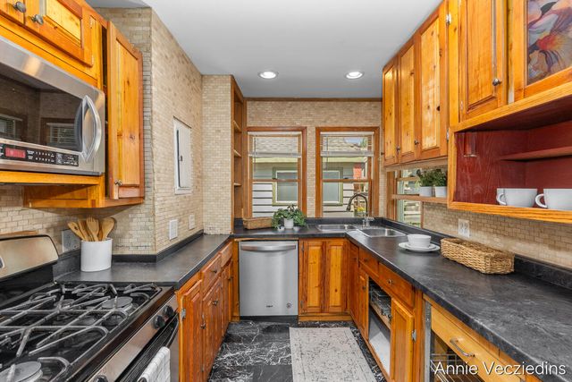 262 Hollister Avenue, Grand Rapids, MI 49506