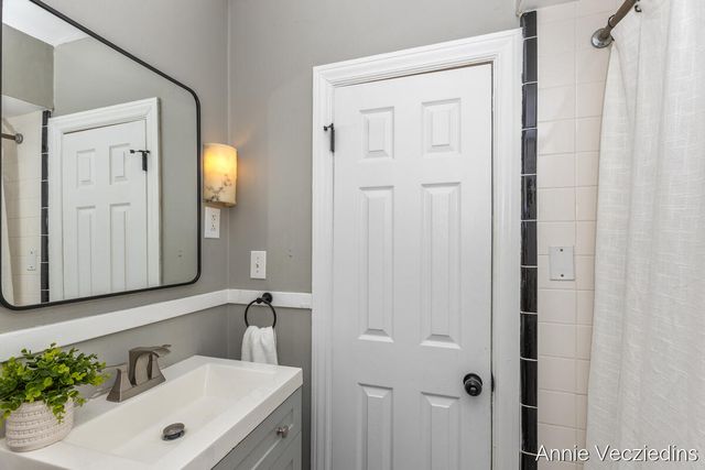 262 Hollister Avenue, Grand Rapids, MI 49506