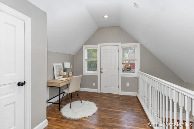 262 Hollister Avenue, Grand Rapids, MI 49506