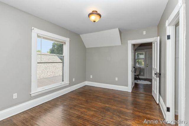 262 Hollister Avenue, Grand Rapids, MI 49506