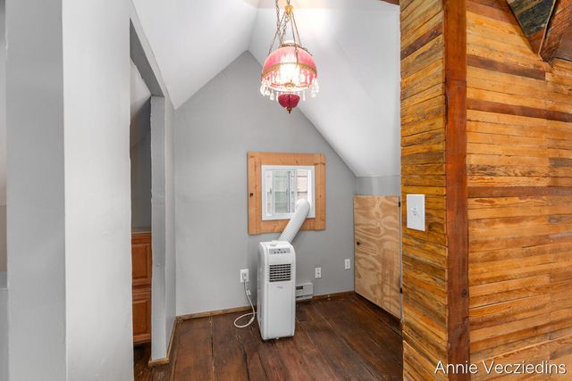 262 Hollister Avenue, Grand Rapids, MI 49506