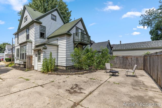 262 Hollister Avenue, Grand Rapids, MI 49506