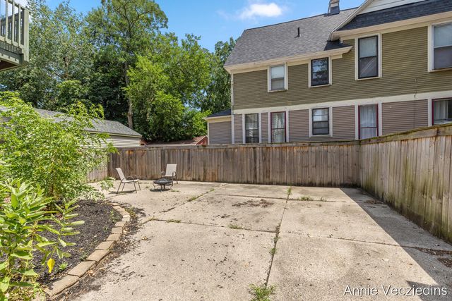 262 Hollister Avenue, Grand Rapids, MI 49506