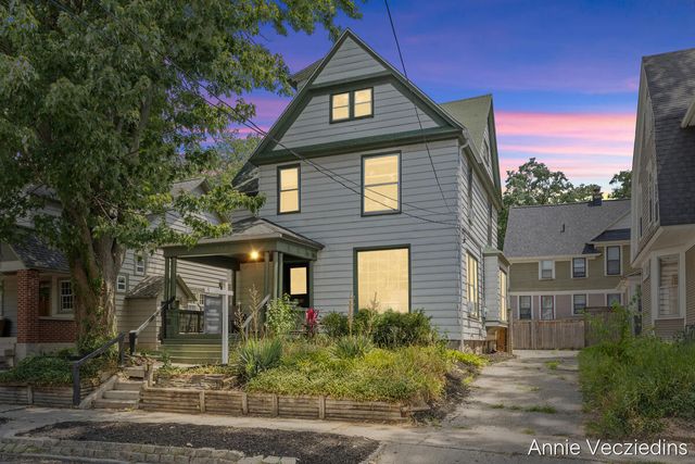 262 Hollister Avenue, Grand Rapids, MI 49506