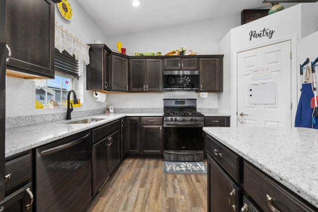 1020 34TH AVE NE, Minot, ND 58703