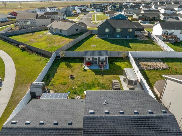 1020 34TH AVE NE, Minot, ND 58703