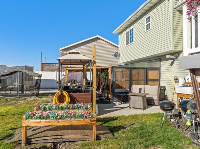 1020 34TH AVE NE, Minot, ND 58703