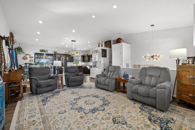 1020 34TH AVE NE, Minot, ND 58703