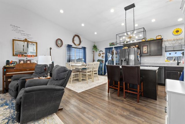 1020 34TH AVE NE, Minot, ND 58703