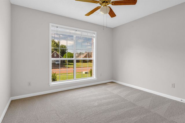 3934 OAK FOREST DR, Bartlett, TN 38135