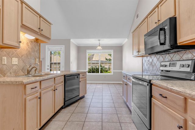 3934 OAK FOREST DR, Bartlett, TN 38135