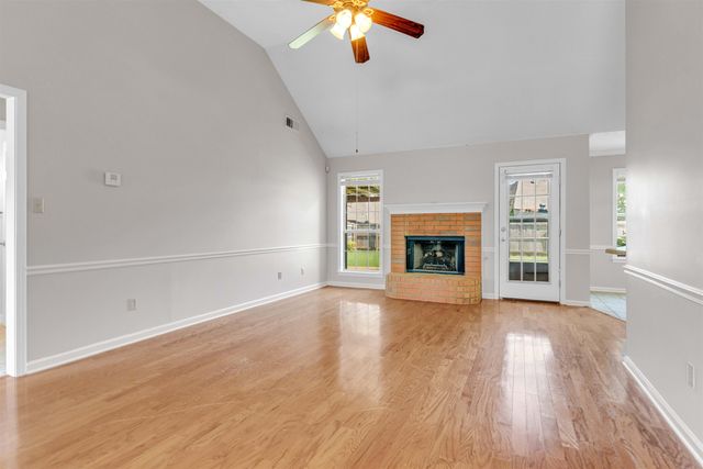 3934 OAK FOREST DR, Bartlett, TN 38135