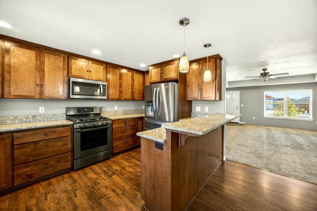 3851 Valley Meadows Drive, White City, OR 97503