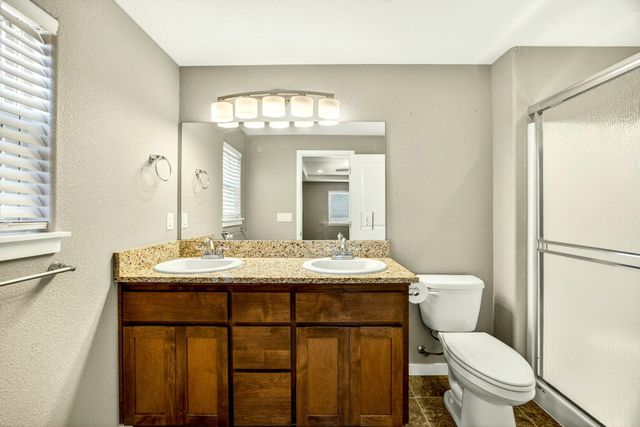 3851 Valley Meadows Drive, White City, OR 97503