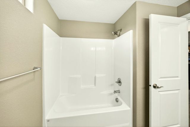 3851 Valley Meadows Drive, White City, OR 97503