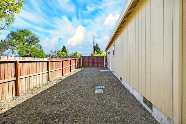 3851 Valley Meadows Drive, White City, OR 97503