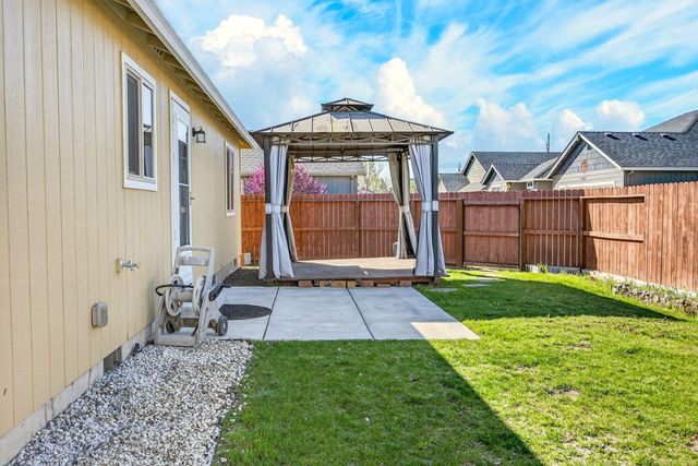 3851 Valley Meadows Drive, White City, OR 97503