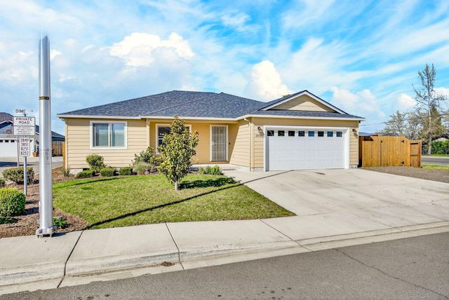 3851 Valley Meadows Drive, White City, OR 97503