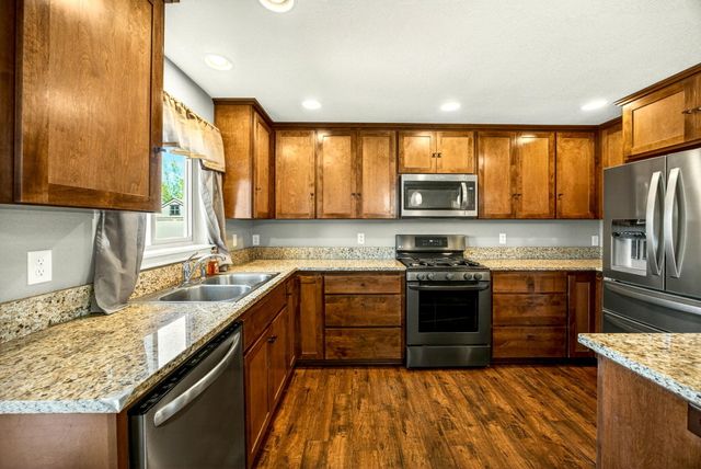 3851 Valley Meadows Drive, White City, OR 97503