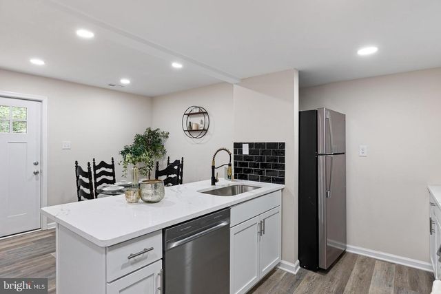 303 THAYER CT, Newark, DE 19702