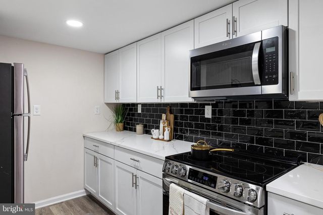 303 THAYER CT, Newark, DE 19702