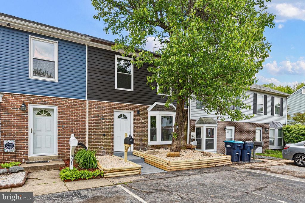 303 THAYER CT, Newark, DE 19702